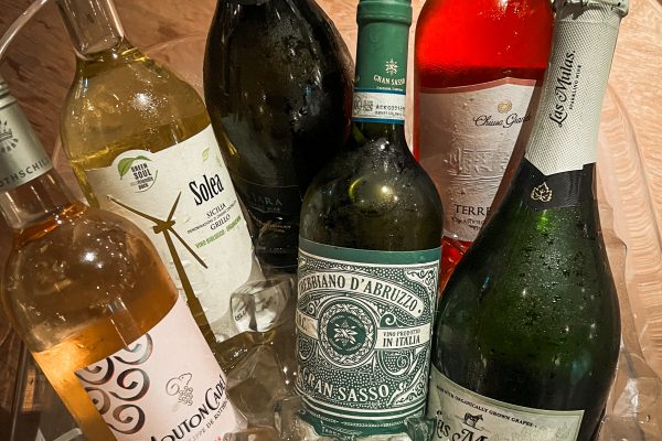 ソムリエ厳選の自然派ワインをラインナップ♪の画像