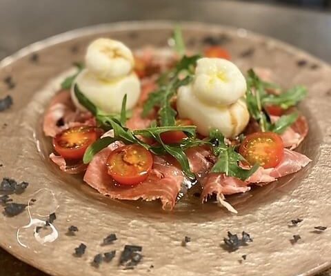 【PLATES】生ハムブラータの画像