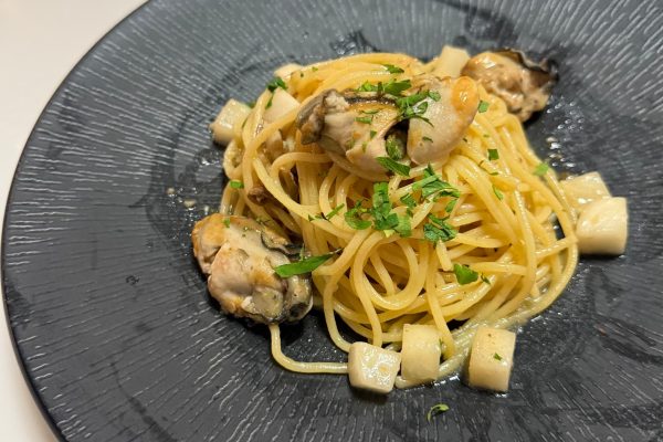 【PASTA】牡蠣と旬野菜のアーリオオーリオの画像